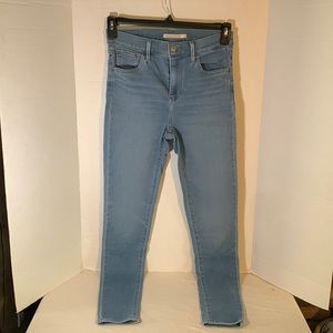 Women’s Size 6 (28) Blue Denim High Rise Skinny Jeans 720 by Levi’s